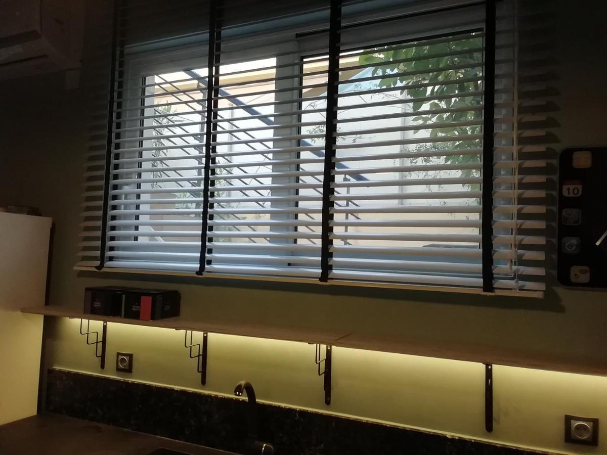 Amazing Semi-Basement Art Apartment Easy Walk To Nafplio Centre Bagian luar foto