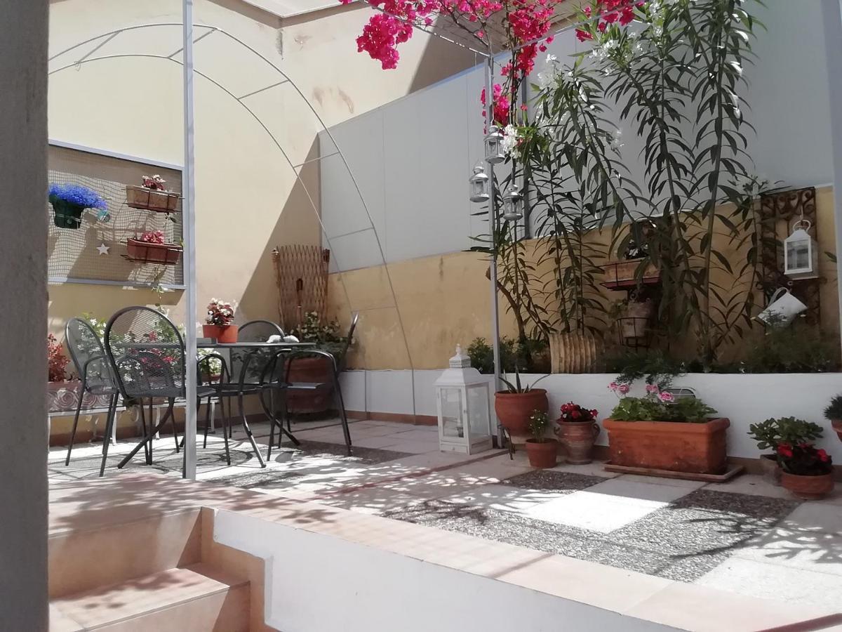 Amazing Semi-Basement Art Apartment Easy Walk To Nafplio Centre Bagian luar foto