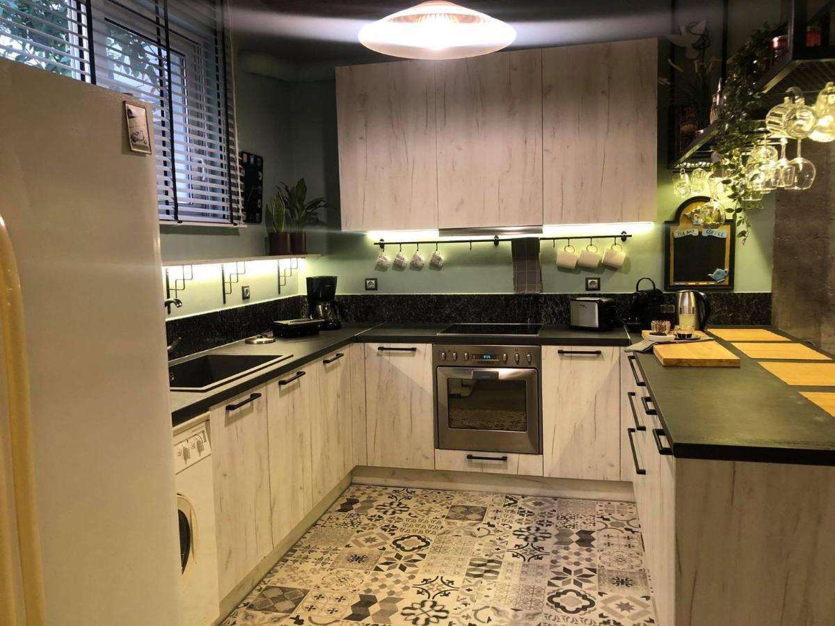 Amazing Semi-Basement Art Apartment Easy Walk To Nafplio Centre Bagian luar foto
