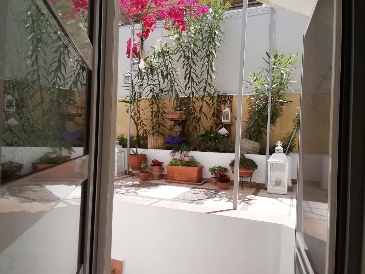 Amazing Semi-Basement Art Apartment Easy Walk To Nafplio Centre Bagian luar foto