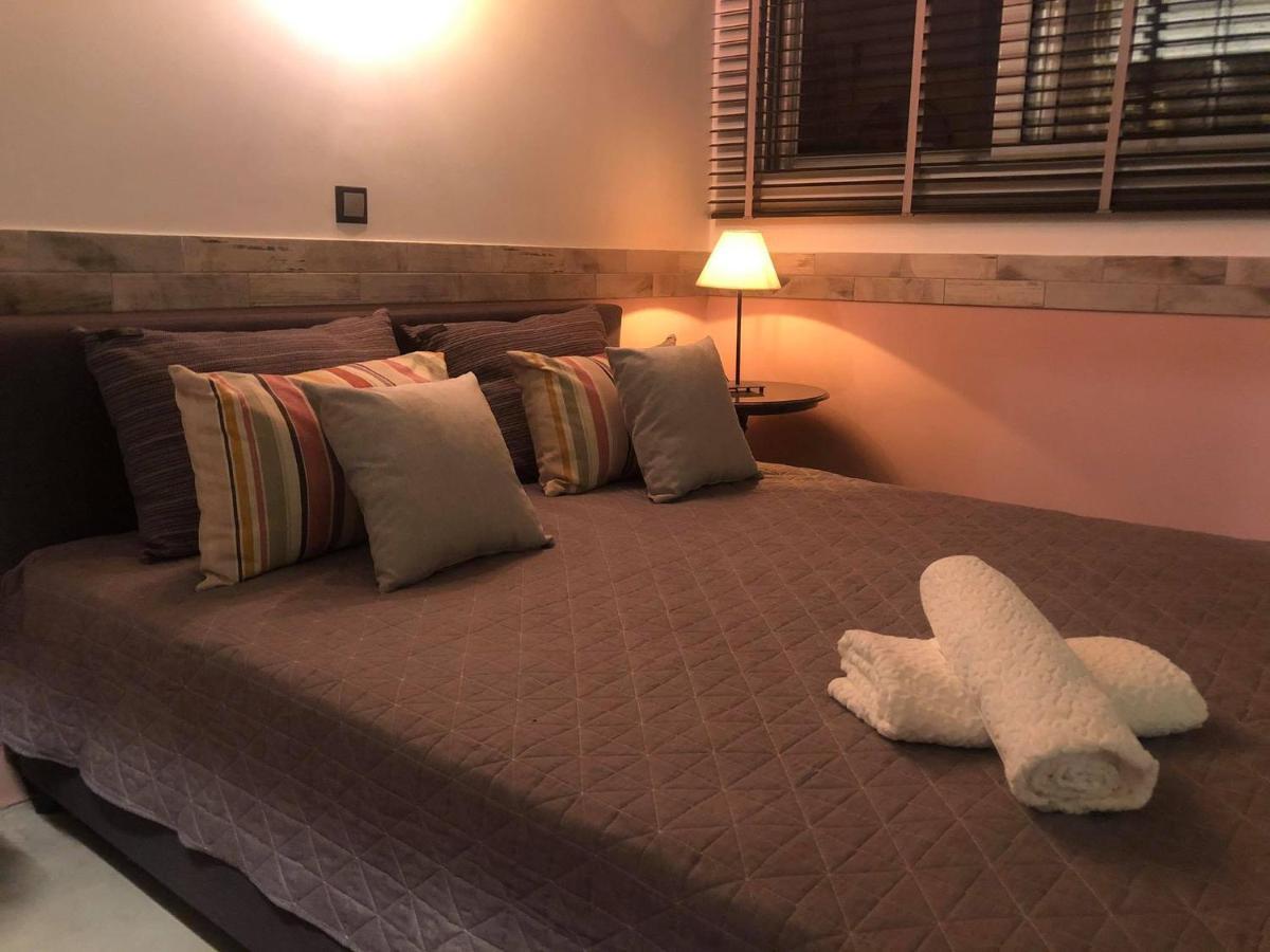 Amazing Semi-Basement Art Apartment Easy Walk To Nafplio Centre Bagian luar foto
